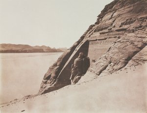 Large Speos – pohled z chrámu Sand Slope of Ramesses II, Abu Simbel, 1851-1852. od Félix Teynard