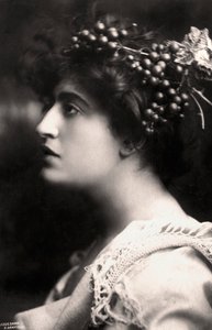 Constance Collier 1878-1955, britská herečka, 1900.