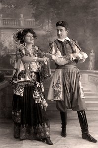 Lily Elsie a Joseph Coyne ve Veselé vdově, 1908. od Foulsham and Banfield