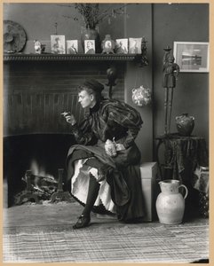 Frances Benjamin Johnston, Autoportrét (jako 