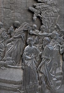 Základna představující Alessandra Farnese přijímající velvyslance anglické královny Alžběty, detail sochy Alessandra Farnese od Francesco Mochi
