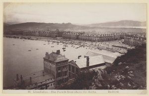 Llandudno-The Parade z výšky lázní od Francis Bedford