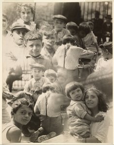 [Fotomontáž dětí] od Francis Bruguière