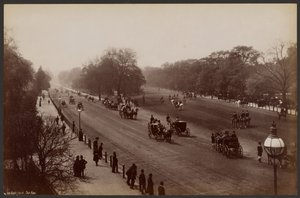 Hyde Park, The Row od Francis Frith