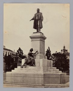 Milán. Antonio Tantardini (1829-1879) a Odoardo Tabacchi (1831-1905), pomník Camilla Bensa, hraběte z Cavouru, italského politika a podnikatele od Francis Frith