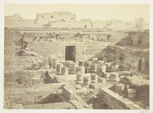 Nové vykopávky v Medinet-Habu od Francis Frith