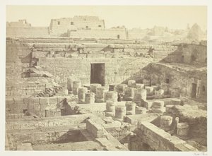 New Excavation at Medinet-Haboo, 1860, tištěno 1862. od Francis Frith