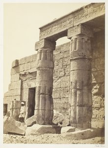 Portico of the Temple of Goorneh, 185862. od Francis Frith