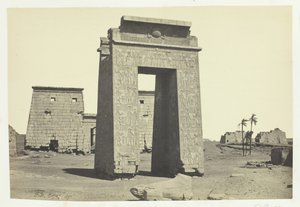 Sculptured Gateway, Karnac, 1857. od Francis Frith