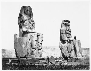 Memnonovy kolosy, Théby, Egypt, 1860 od Francis Frith