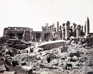 Chrám El-Karnak z jihovýchodu, cca 1856-59 (sépiová fotografie)