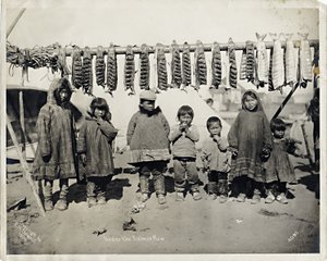 Pod Salmon Row od Frank H. Nowell