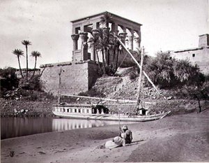 Trajanův chrám, pohled na jihozápad, Philae (černobílá fotografie)