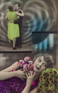Mladá žena sní o tanci s mužem (tónovaná fotografie) od French Photographer