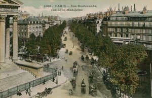Boulevards of Paris, při pohledu z Boulevard de la Madeleine. Pohlednice odeslána v roce 1913. od French Photographer