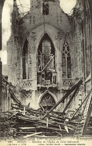 Poškozený interiér kostela Saint-Sacrement, Arras, Francie, první světová válka (č/b foto) od French Photographer