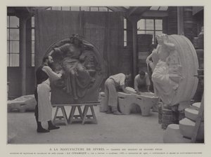 Galerie velkých kusů v porcelánce Sevres, Francie (č/b foto) od French Photographer