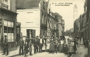 Rue Pierre-Mulard, Calais (černobílá fotografie) od French Photographer