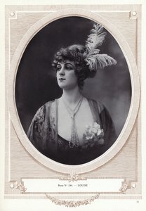 Figurína vytvořená Pierrem Imansem (čb fotografie) od French Photographer
