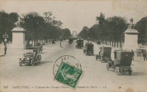 Paříž - Avenue des Champs-Elysées. Pohlednice odeslána v roce 1913. od French Photographer