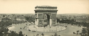 Paříž, Arc de Triomphe, Hrob neznámého vojína a Place de lEtoile, Vítězný oblouk? od French Photographer