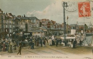 Pařížský expresní vlak na nábřeží v Dieppe. Pohlednice odeslána v roce 1913. od French Photographer