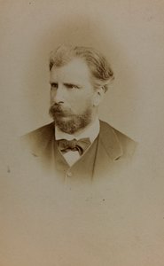 Portrét Williama Bouguereaua, francouzského malíře; vizitka (černobílá fotografie) od French Photographer