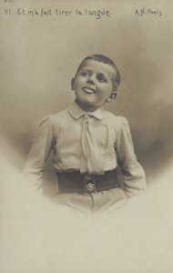 Portrét malého chlapce (černobílá fotografie) od French Photographer