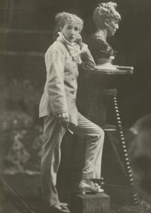 Sarah Bernhardt, v roce 1869 (černobílá fotografie) od French Photographer