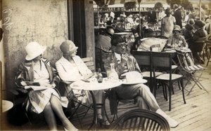 Paříž umělců v krásné době: malíř Tsuguharu-Leonard Foujita od French Photographer