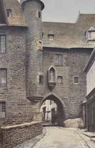 Uzerche, brána starého města, vstupní strana od French Photographer