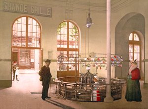 Pramenitá voda Vichy se prodává po skle u zdroje Grande Grille, 1890-1900 od French Photographer