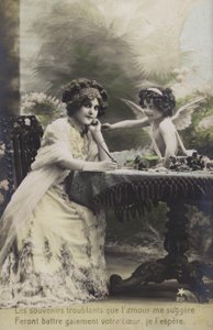 Žena a dítě oblečené jako cherubín (barevné foto) od French Photographer