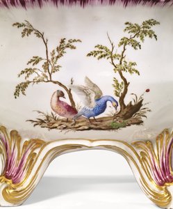 Vincennesova dvouruční kruhová konvice, víko a podstavec, cca 1750 (porcelán) od French School
