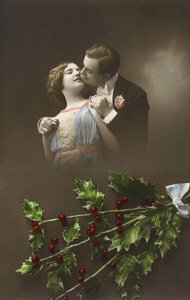 Ein verliebtes Paar und Stechpalmenzweige. Postkarte Anfang des 20. Jahrhunderts von French School