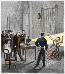 Katalepsie vzniklá pod vlivem světla - Francouzský neurolog Jean Martin Charcot (1825-1893) studující fenomén hypnózy na pacientovi v nemocnici Salpetriere pomocí kouzelné lucerny - Katalepsie - Jean Martin Charcot (1825-1893), francouzský neu od French School