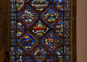 Katedrála v Chartres, vitráže: život Noe, detail oblouku Noe na vlnách od French School