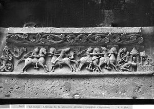 Katedrála svatého Petra v Angouleme, detail překladu na západní fasádě zobrazující výjevy inspirované La Chanson de Roland, originál z cca 1125-35 (sádra odlitá z kamene) od French School