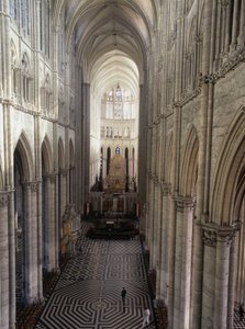 Katedrála v Amiens: interiér (Sum 80) od French School