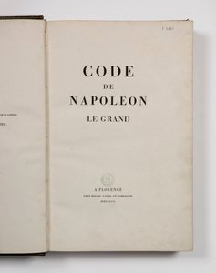 Kód Napoleona Velikého, otevřený na titulní straně, vydáno Florence, Molini, Landi et Cie, 1809 od French School