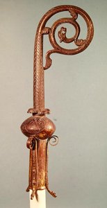 Crozier kancléře Guerina, biskupa ze Senlis z let 1213-27 (pozlacený kov) od French School