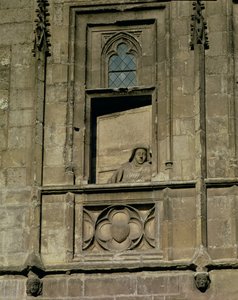 Falešné okno ve vstupním průčelí s postavou ženy, která vyhlíží, možná manželka Jacquese Coeura, 1443-51 od French School