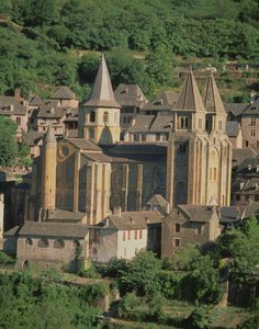 Pohled zvenčí, započatý opatem Odolricem kolem roku 1050 od French School