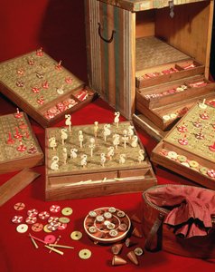 Lotto Game of Dauphin vynalezené Ludvíkem XIV. (1638-1715) (dřevo a slonovina)