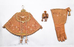 Hawkingova sada pouzdra, rukavice a kapuce, francouzština, 1600-25