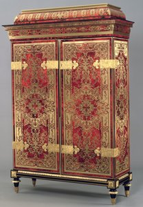 Louis XIV Armoire, c.1710 (červená želvovina s mosazným vykládáním)