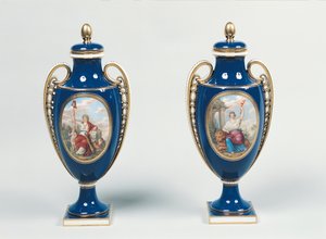 Pár váz Sevres zdobený alegorickými postavami spravedlnosti a republiky (porcelán) od French School
