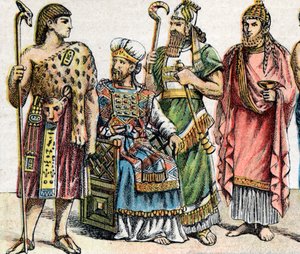 Náboženské kostýmy ve starověku: z g a d portrét egyptského velekněze, hebrejského velekněze, asyrského krále v slavnostním oděvu a fénického kněze - Rytina - Náboženské kostýmy ve starověku: zleva doprava, portrét e od French School