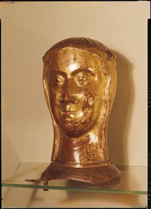 Hlava relikviáře družky svaté Uršuly, kolem 1300, Limoges (zlacená měď)