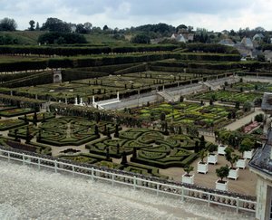 Renesanční architektura: pohled do zahrad Chateau de Villandry postaveného na počátku 16. století, jeden ze zámků na Loiře. Villandry, Indre a Loire od French School